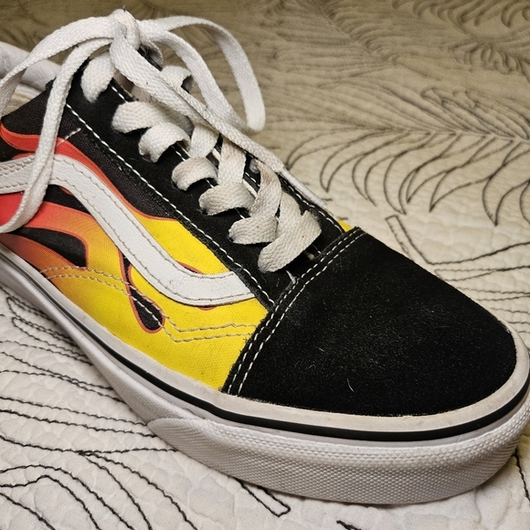 VGUC VANS Old Skool Flames Boys 4 Black Orange - Picture 2 of 14